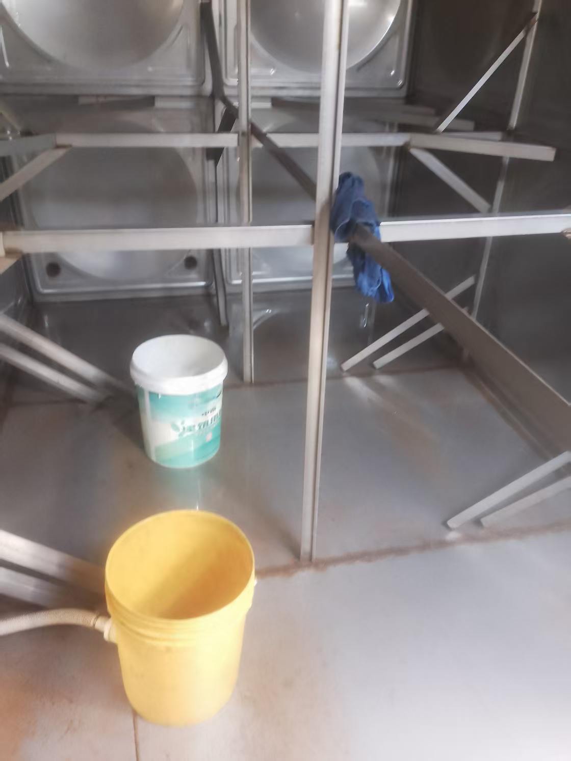 水箱清洗方法 清洗水箱电话(图2) 水箱清洗方法 清洗水箱电话(图2)